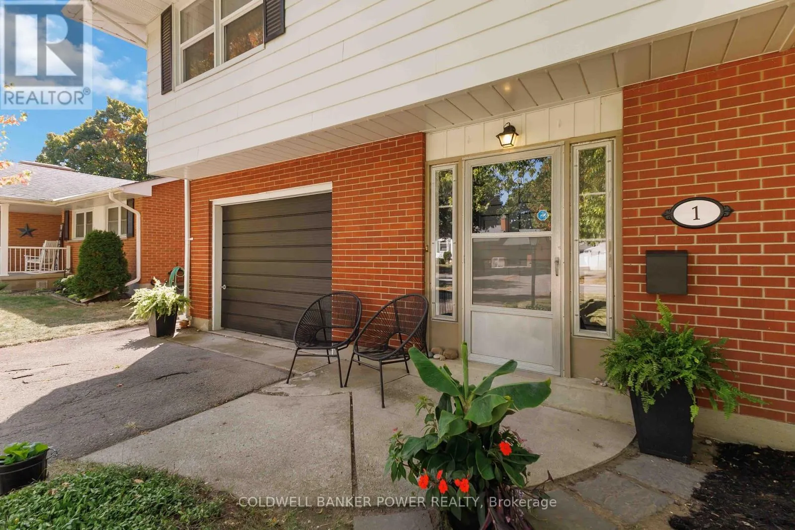 1 MCLEOD CRESCENT