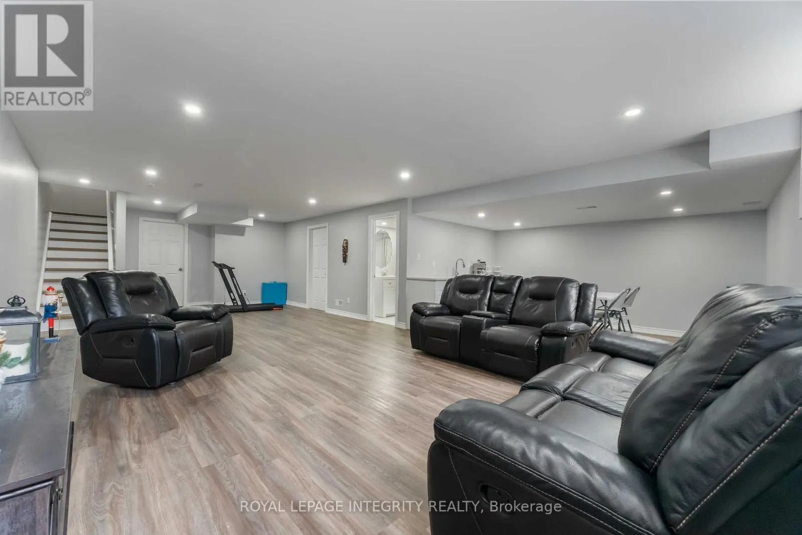 563 EGRET WAY