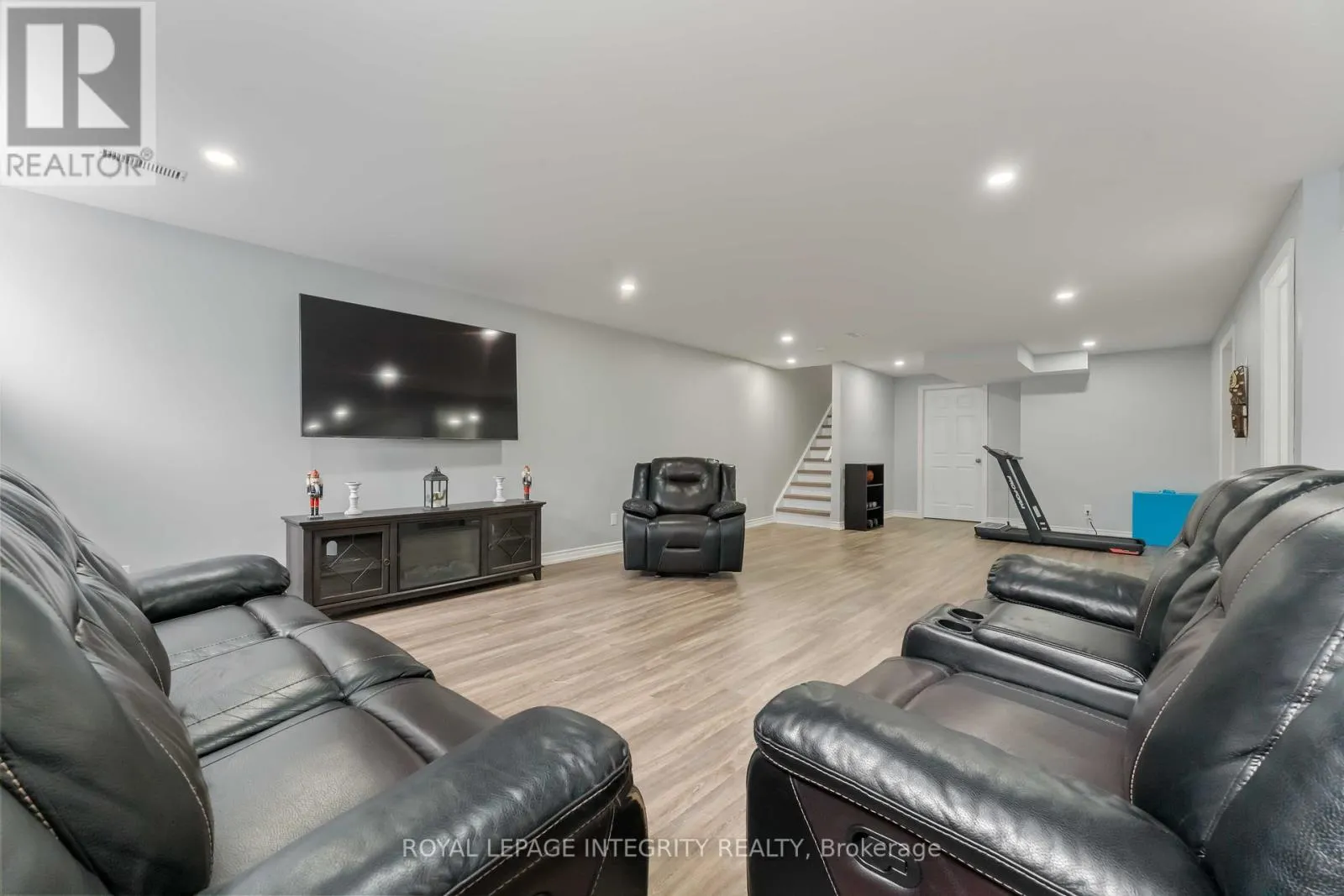 563 EGRET WAY