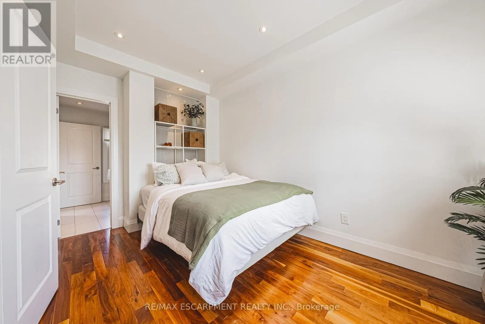 78 COLBOURNE STREET