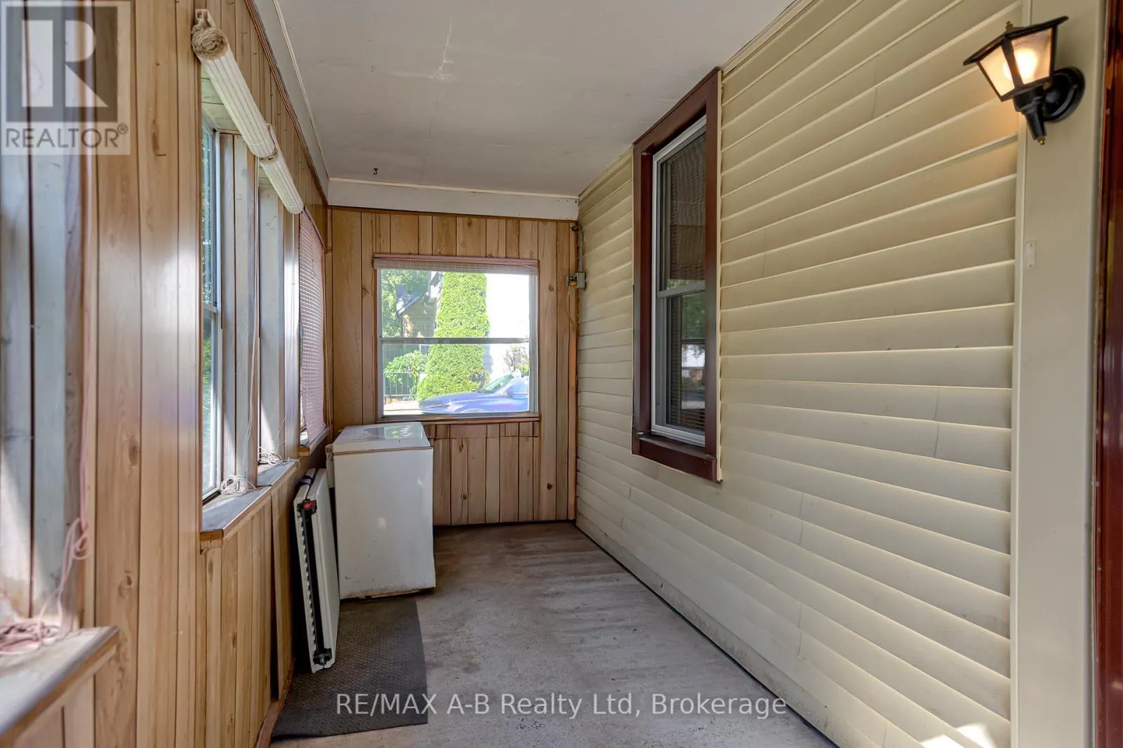 137 DUFFERIN STREET