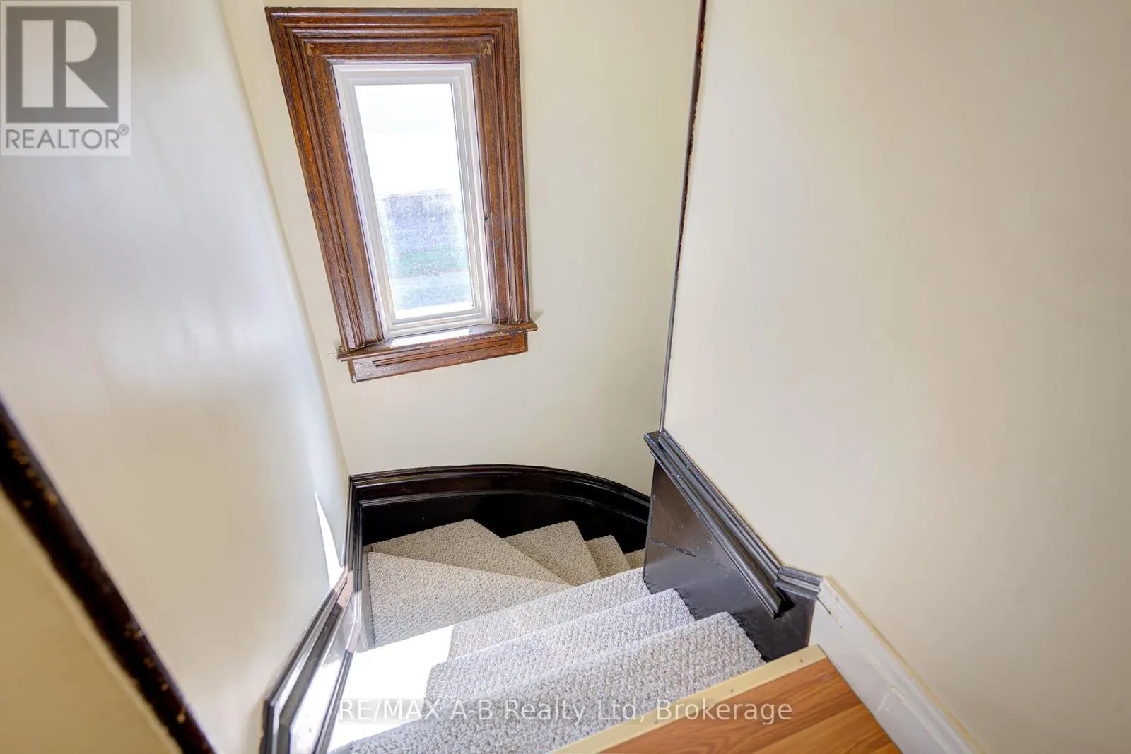 137 DUFFERIN STREET
