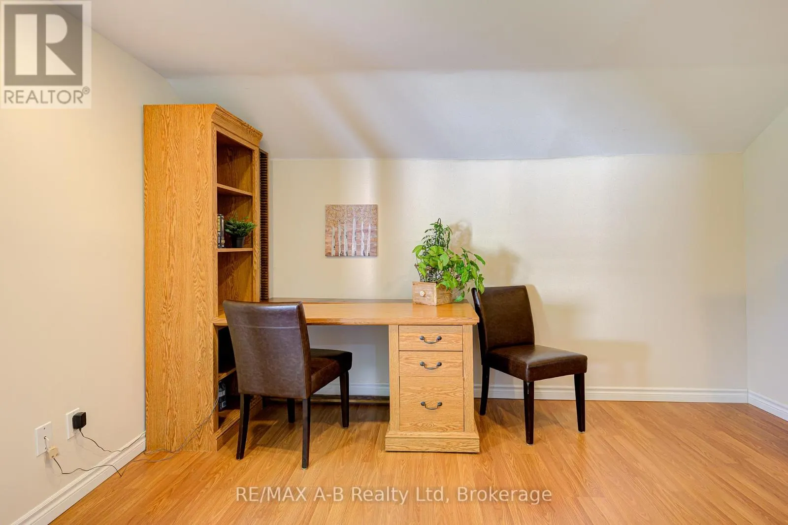 137 DUFFERIN STREET