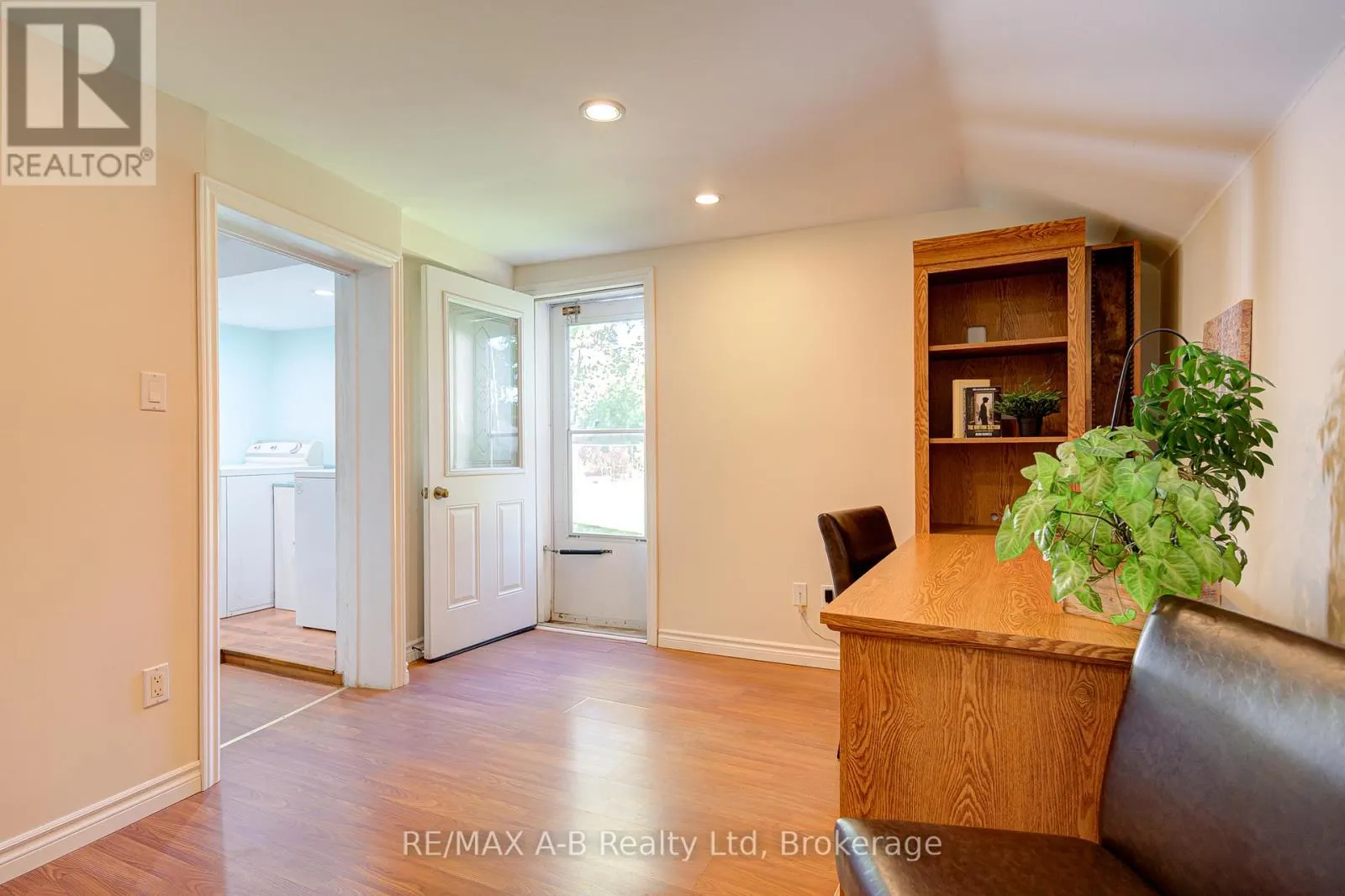 137 DUFFERIN STREET