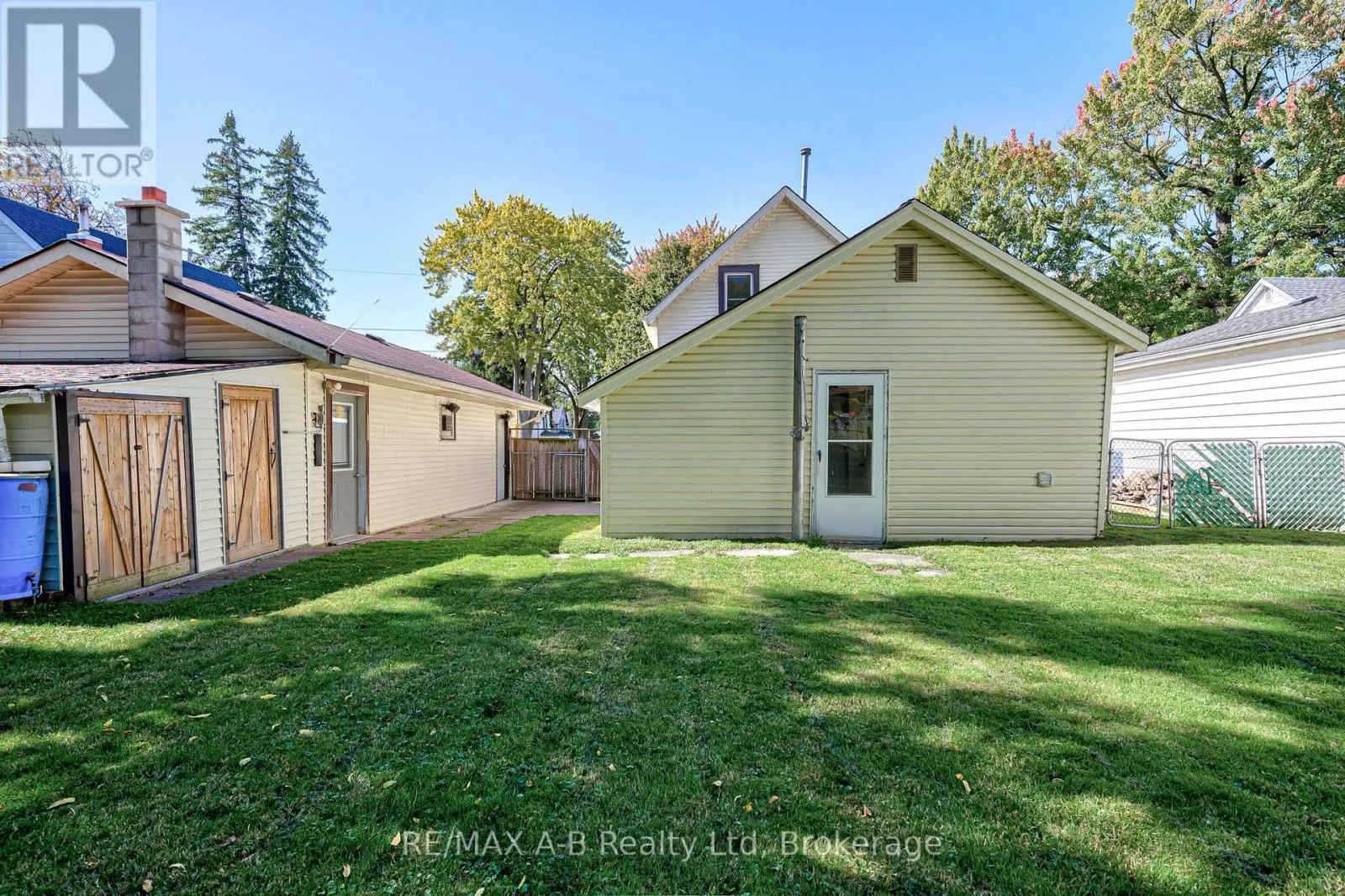 137 DUFFERIN STREET