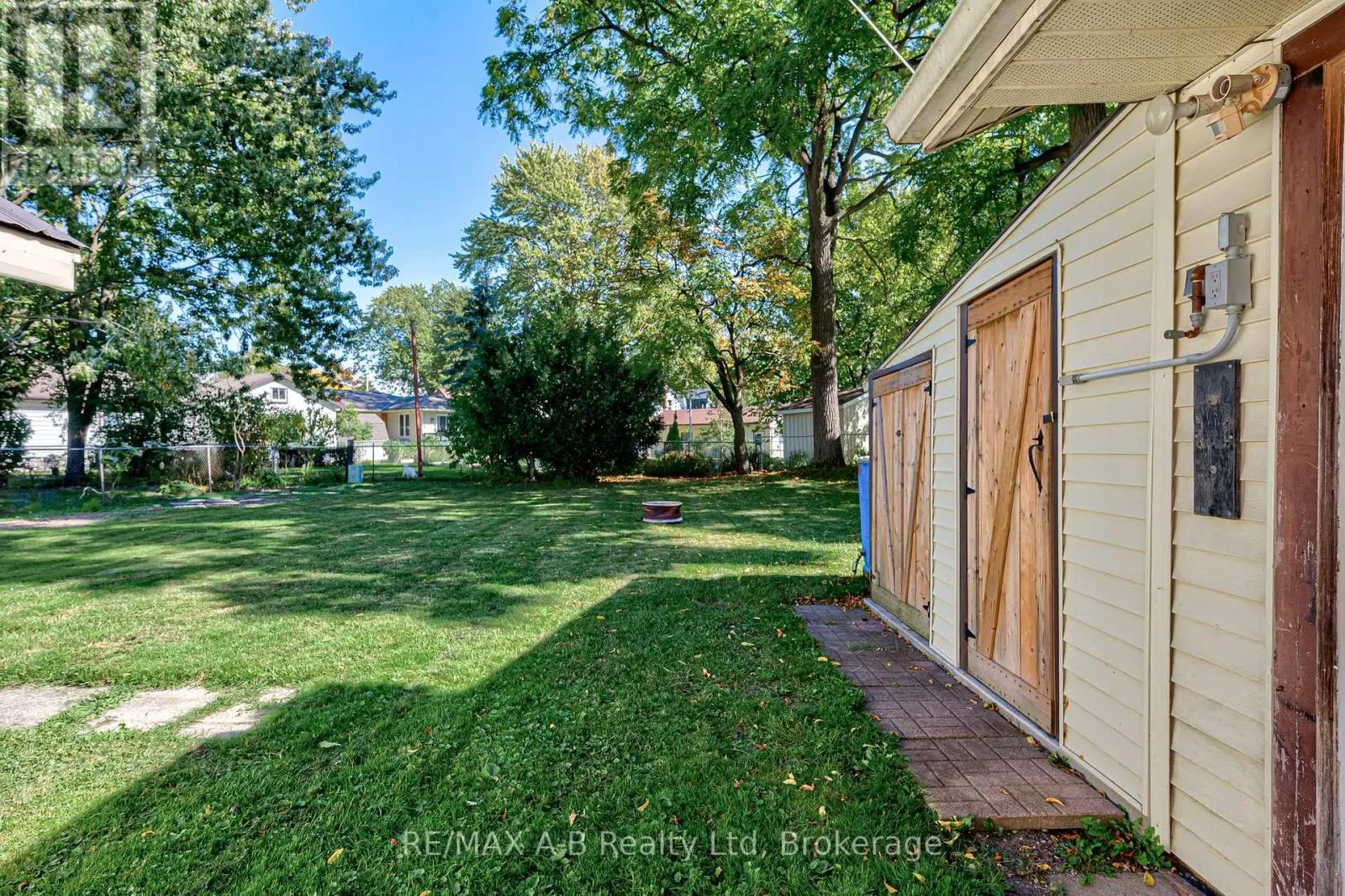 137 DUFFERIN STREET