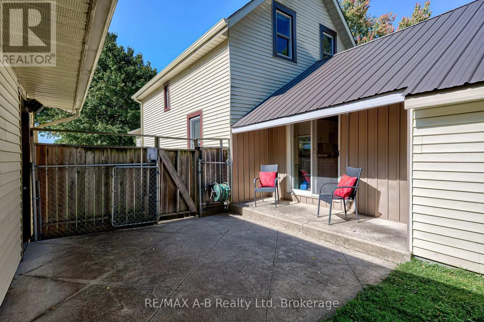137 DUFFERIN STREET