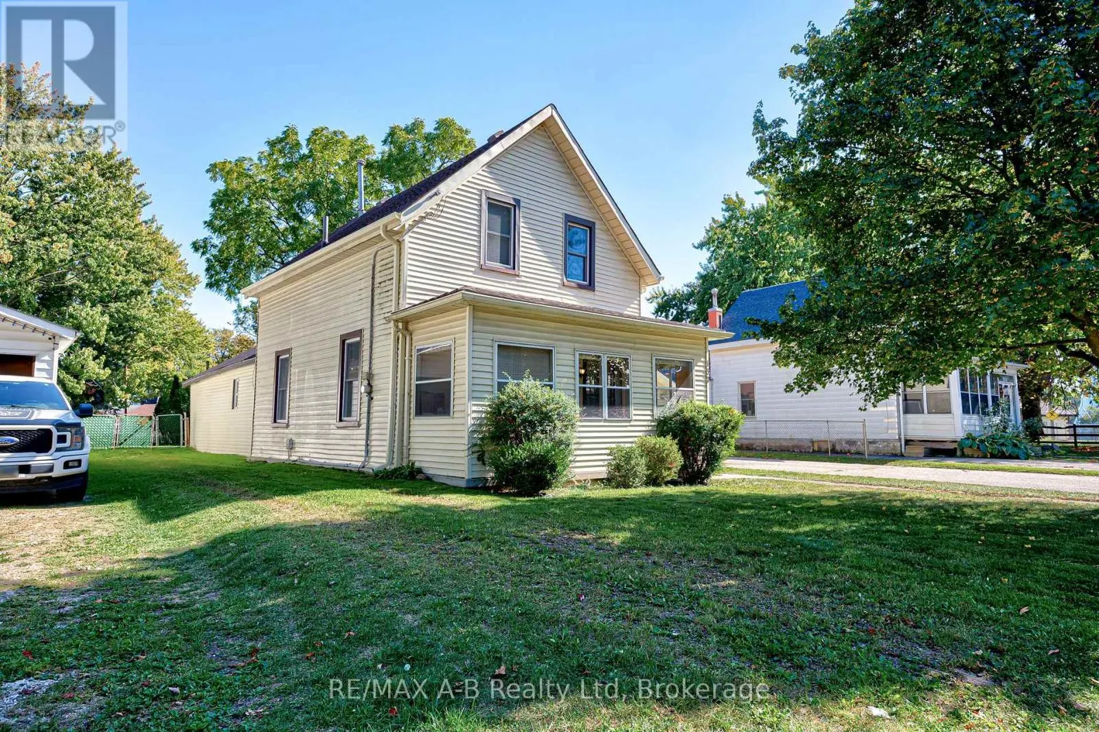 137 DUFFERIN STREET