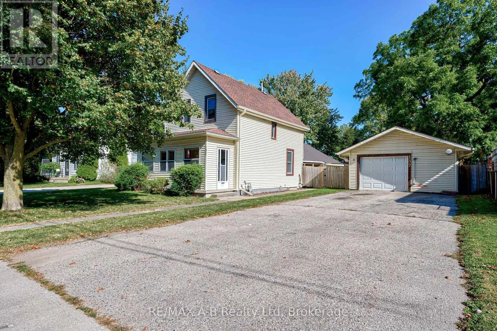 137 DUFFERIN STREET