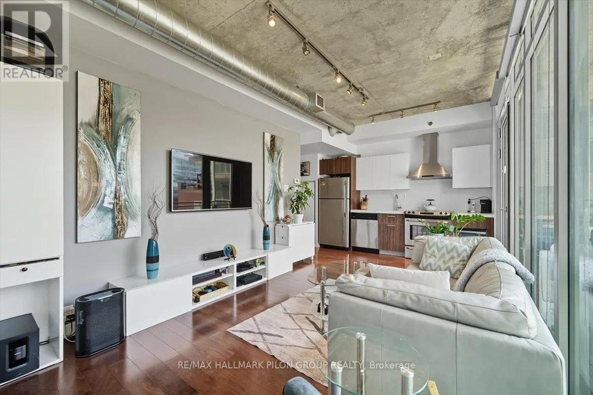 450 - 340 MCLEOD STREET