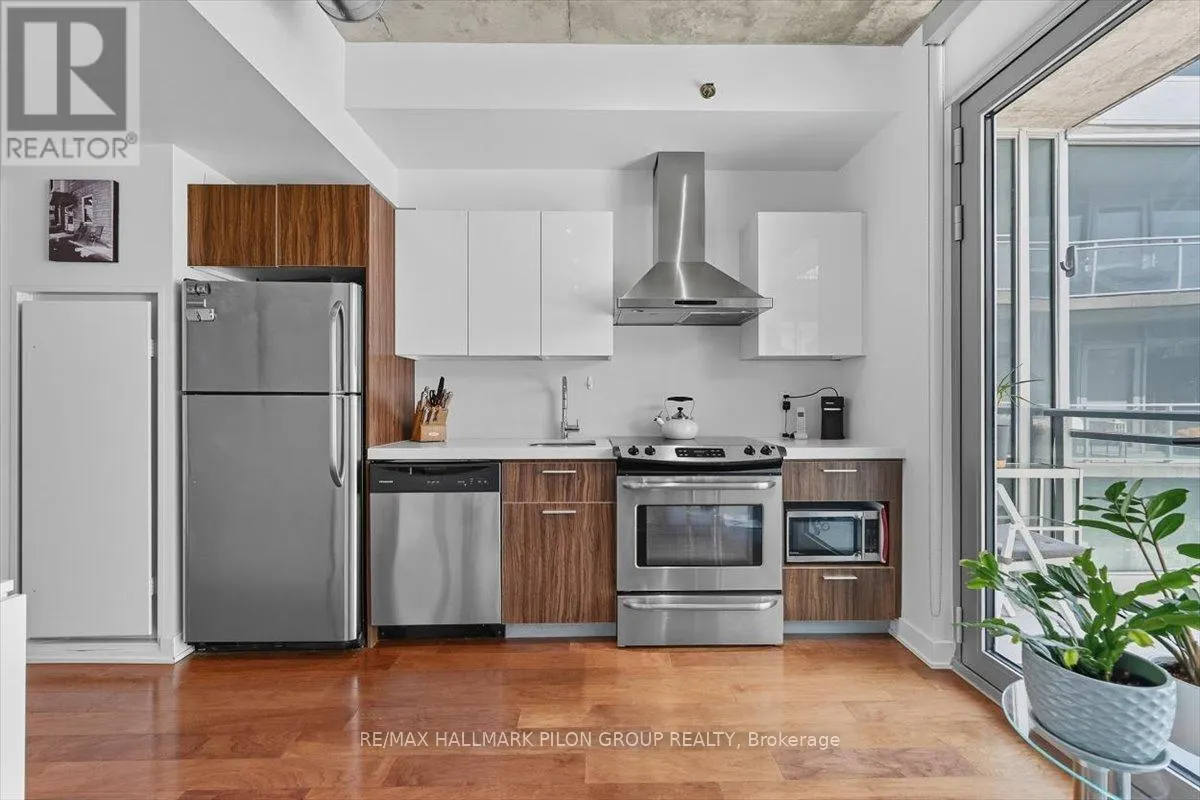 450 - 340 MCLEOD STREET