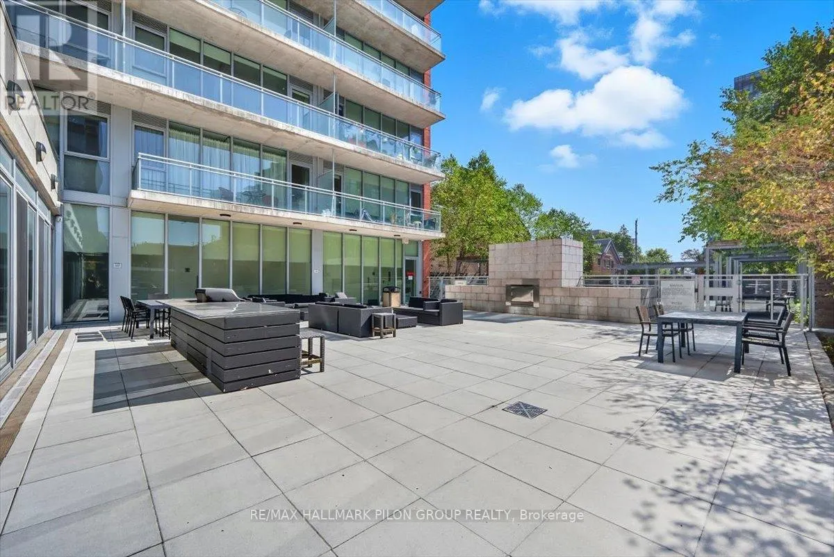 450 - 340 MCLEOD STREET