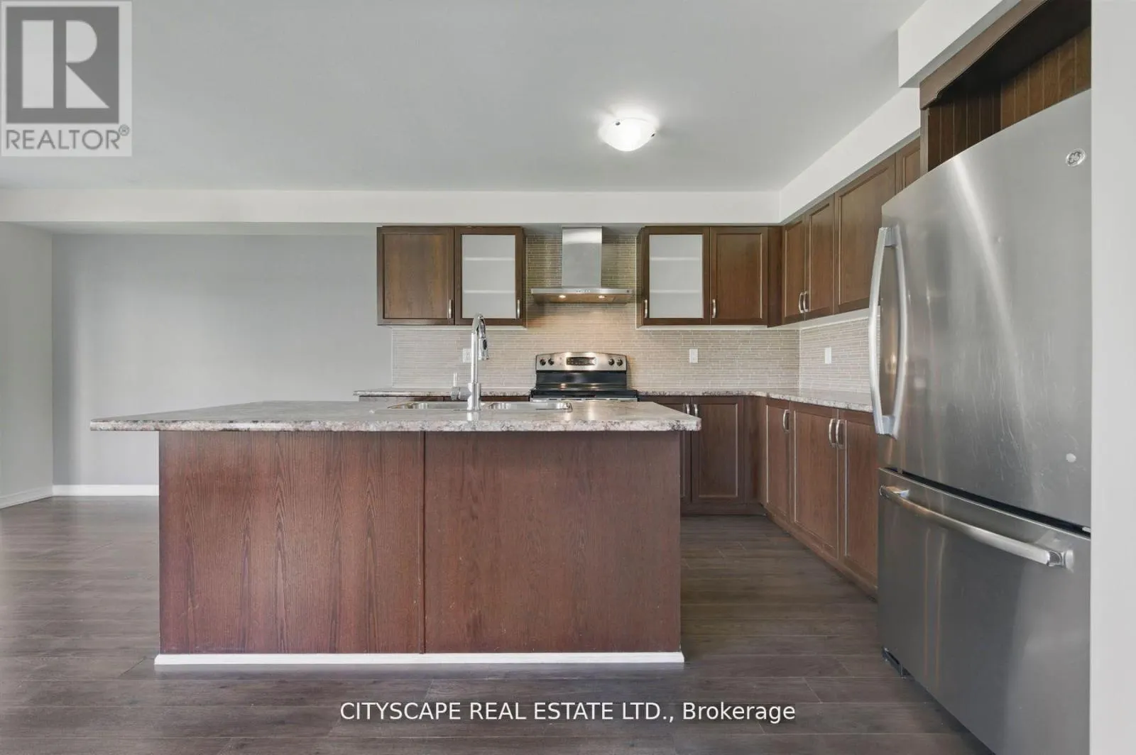 8485 PRIMROSE LANE
