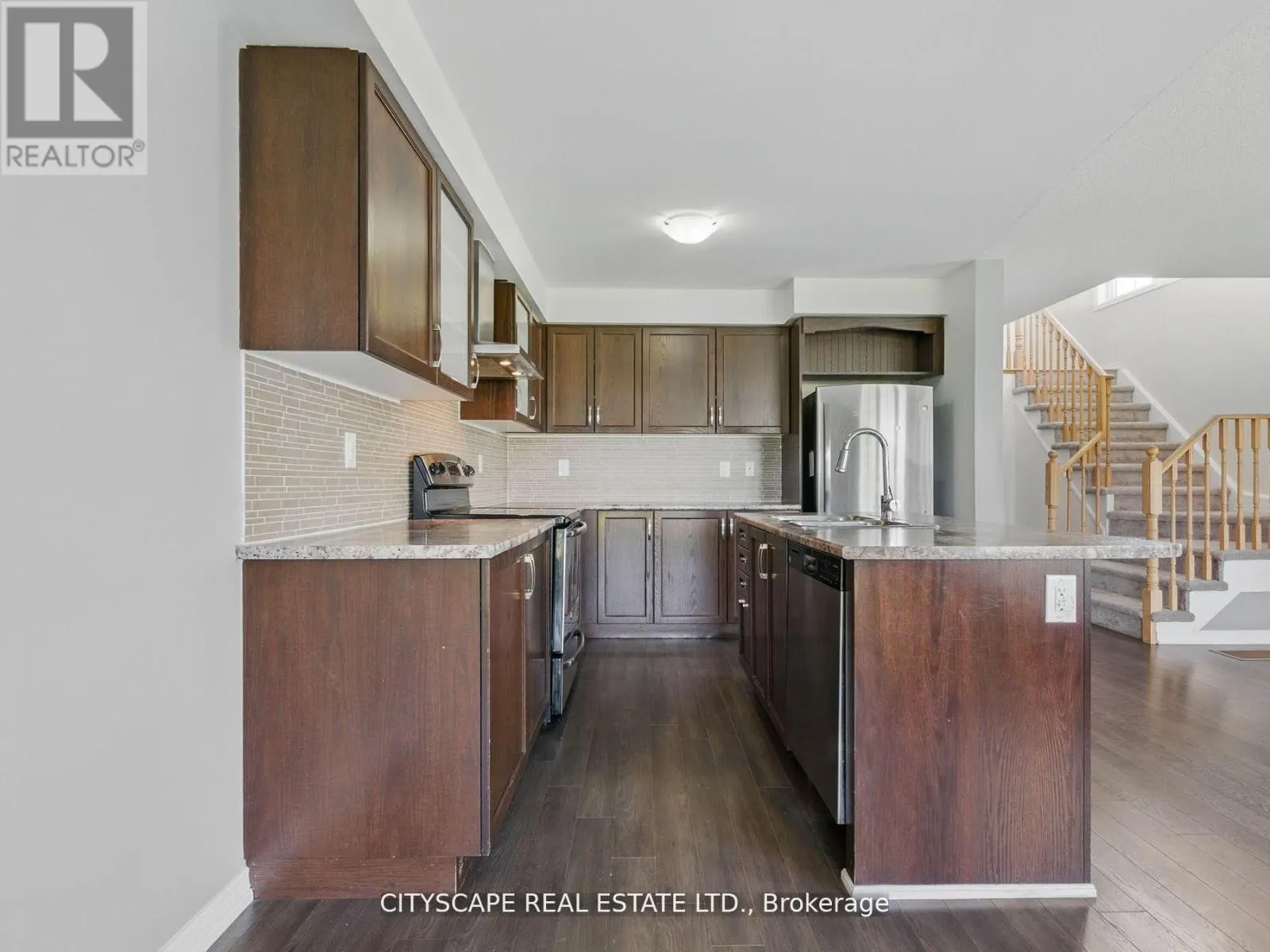 8485 PRIMROSE LANE
