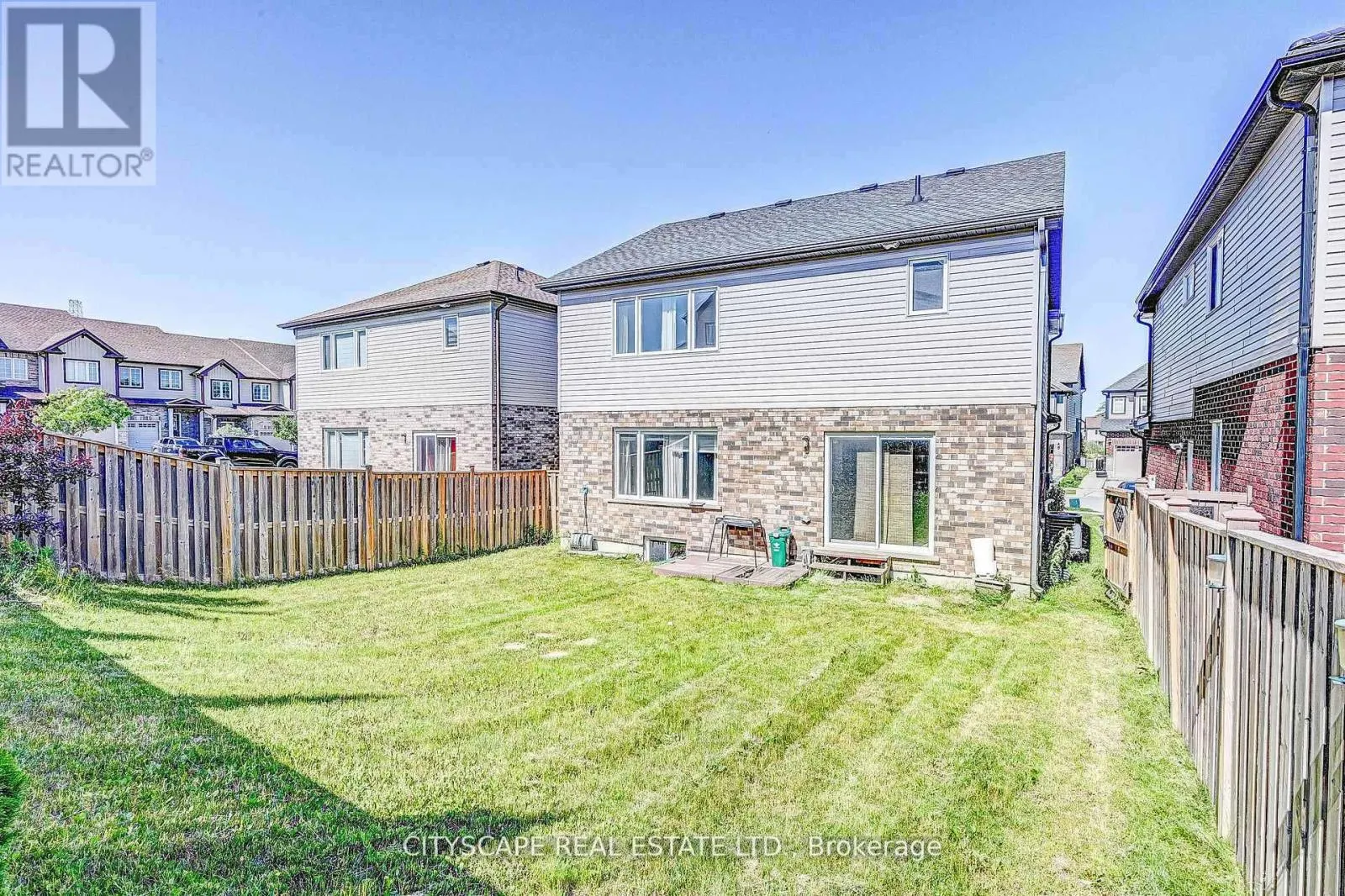 6 CASTLEBAY STREET
