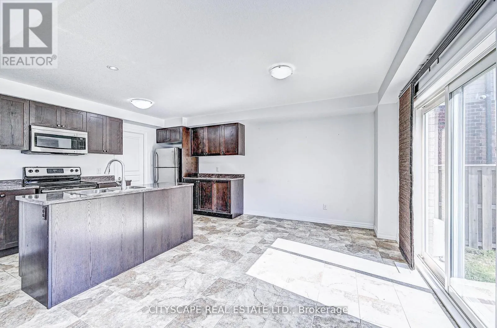 6 CASTLEBAY STREET