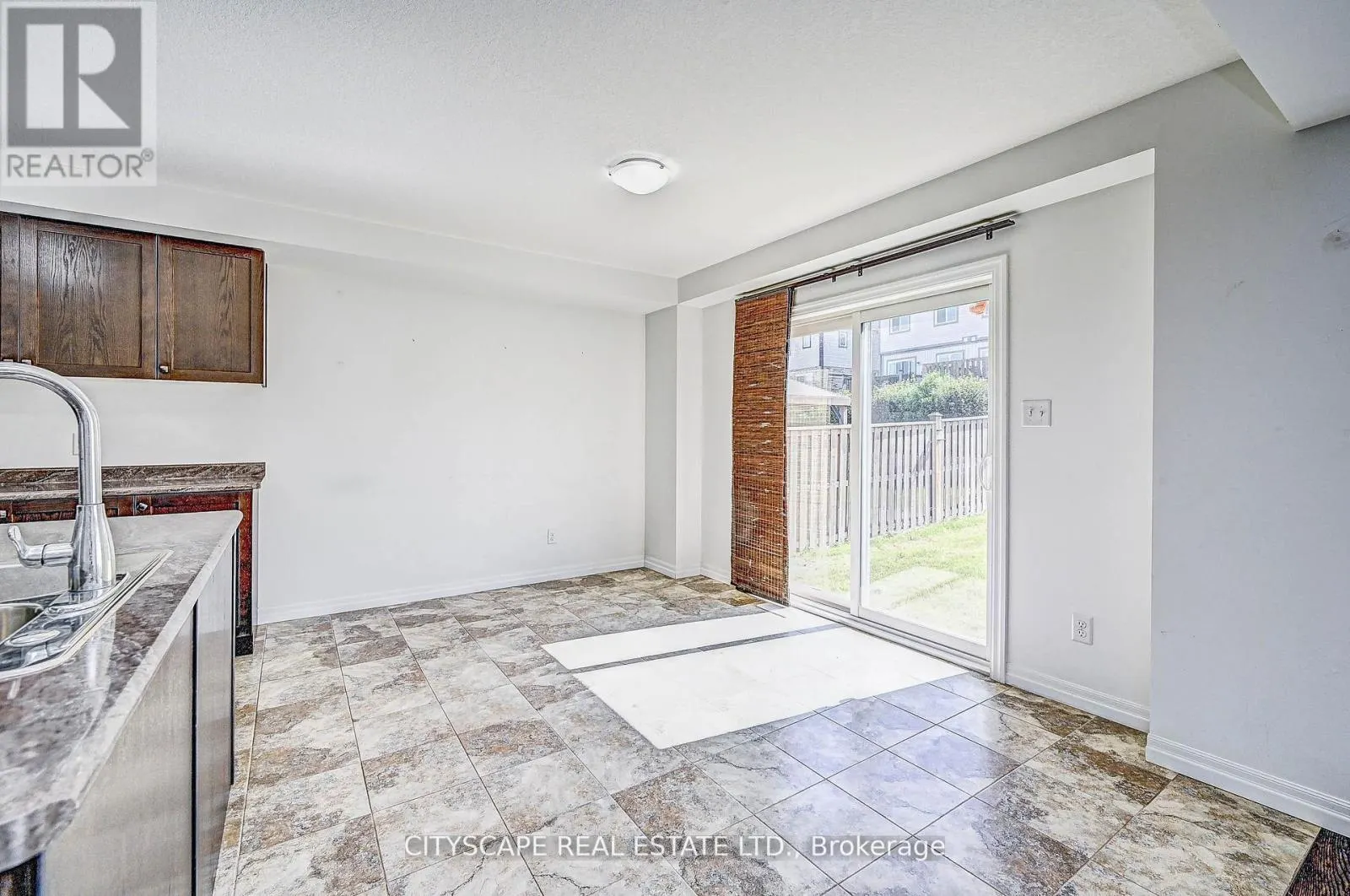 6 CASTLEBAY STREET