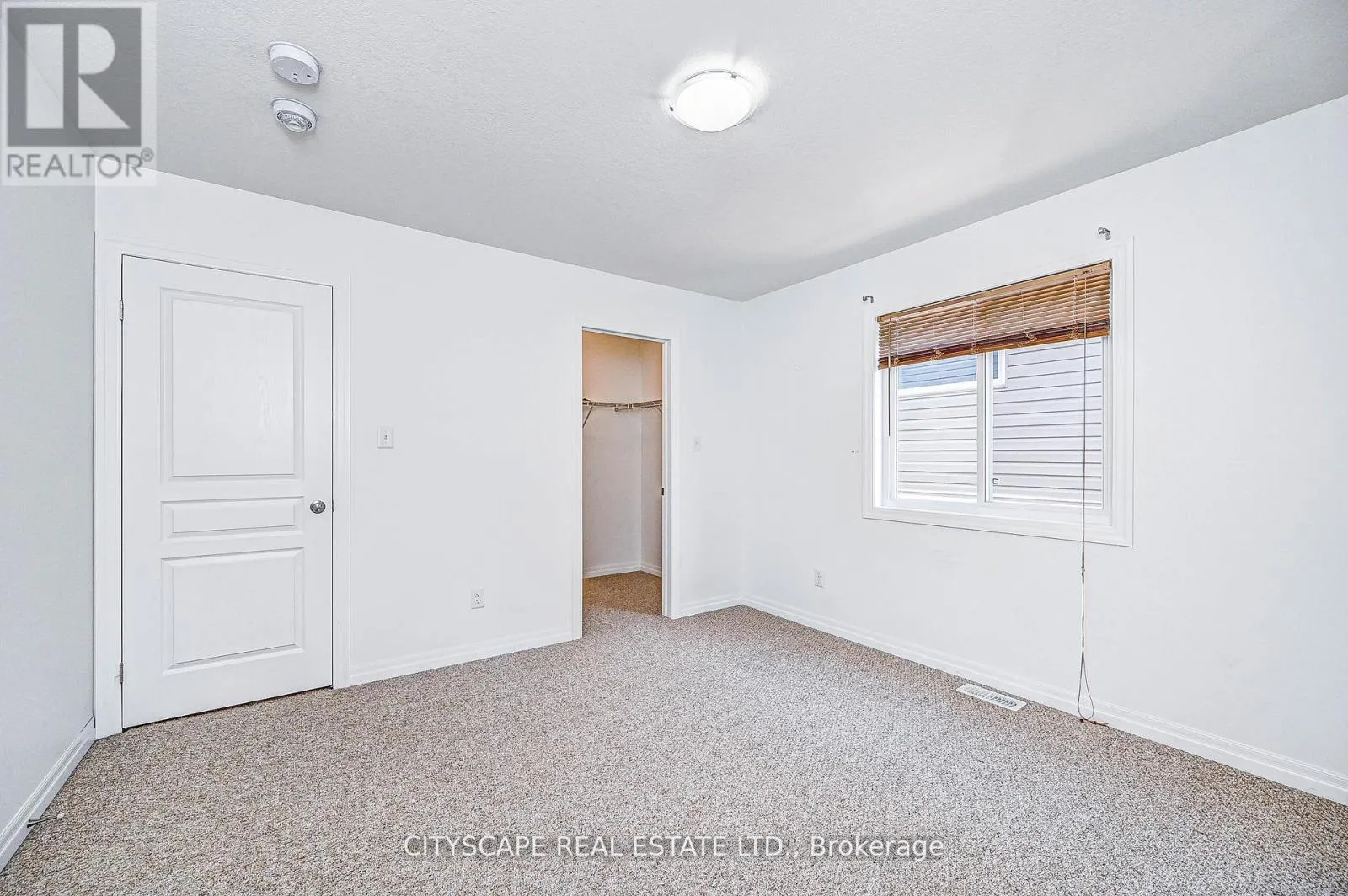 6 CASTLEBAY STREET