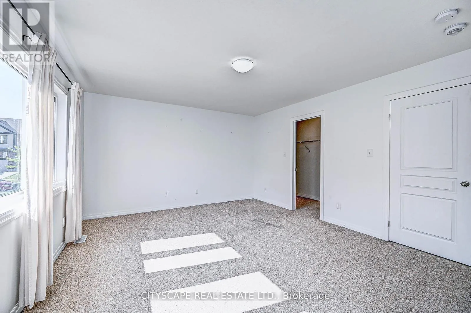 6 CASTLEBAY STREET