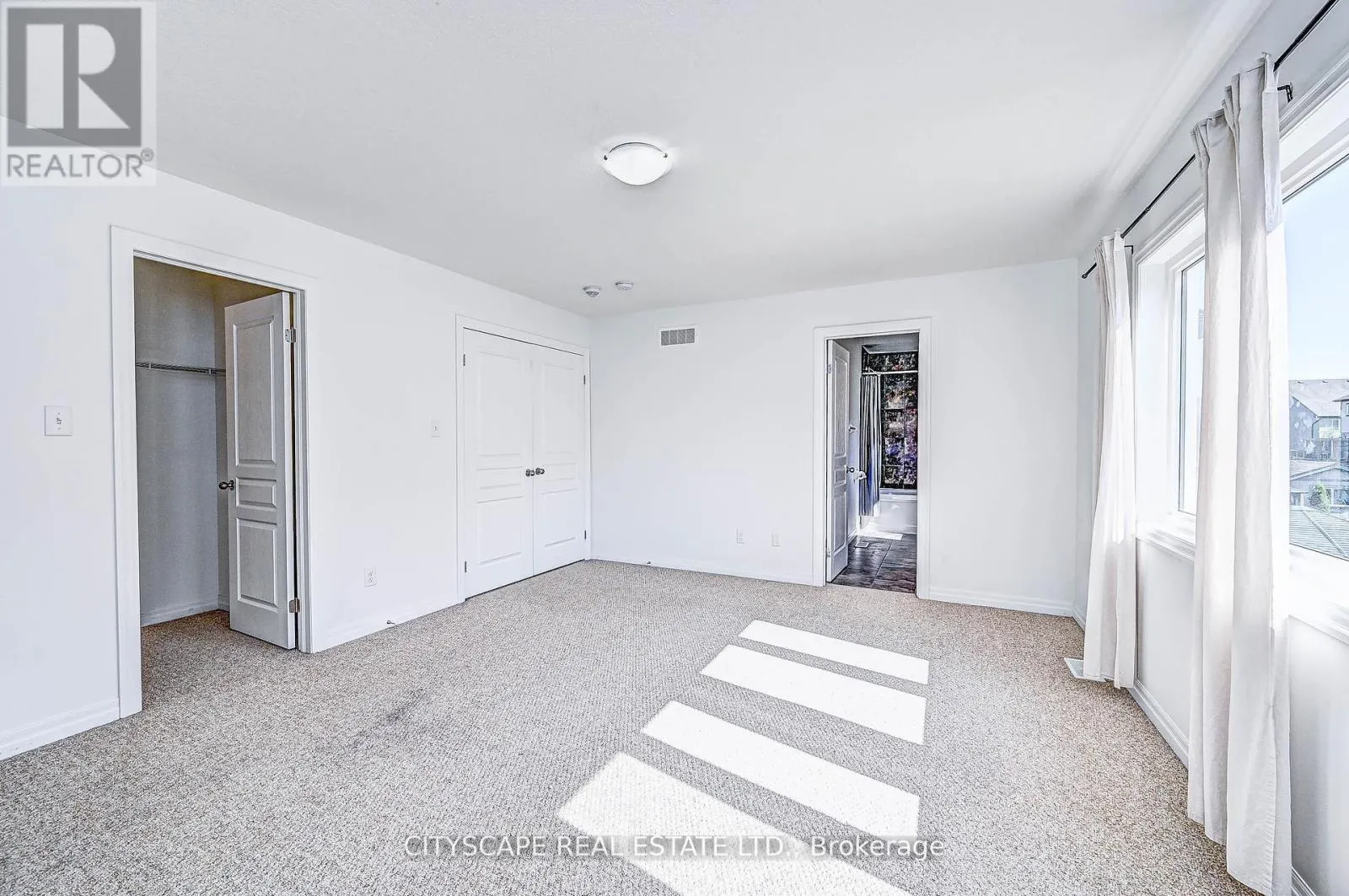 6 CASTLEBAY STREET