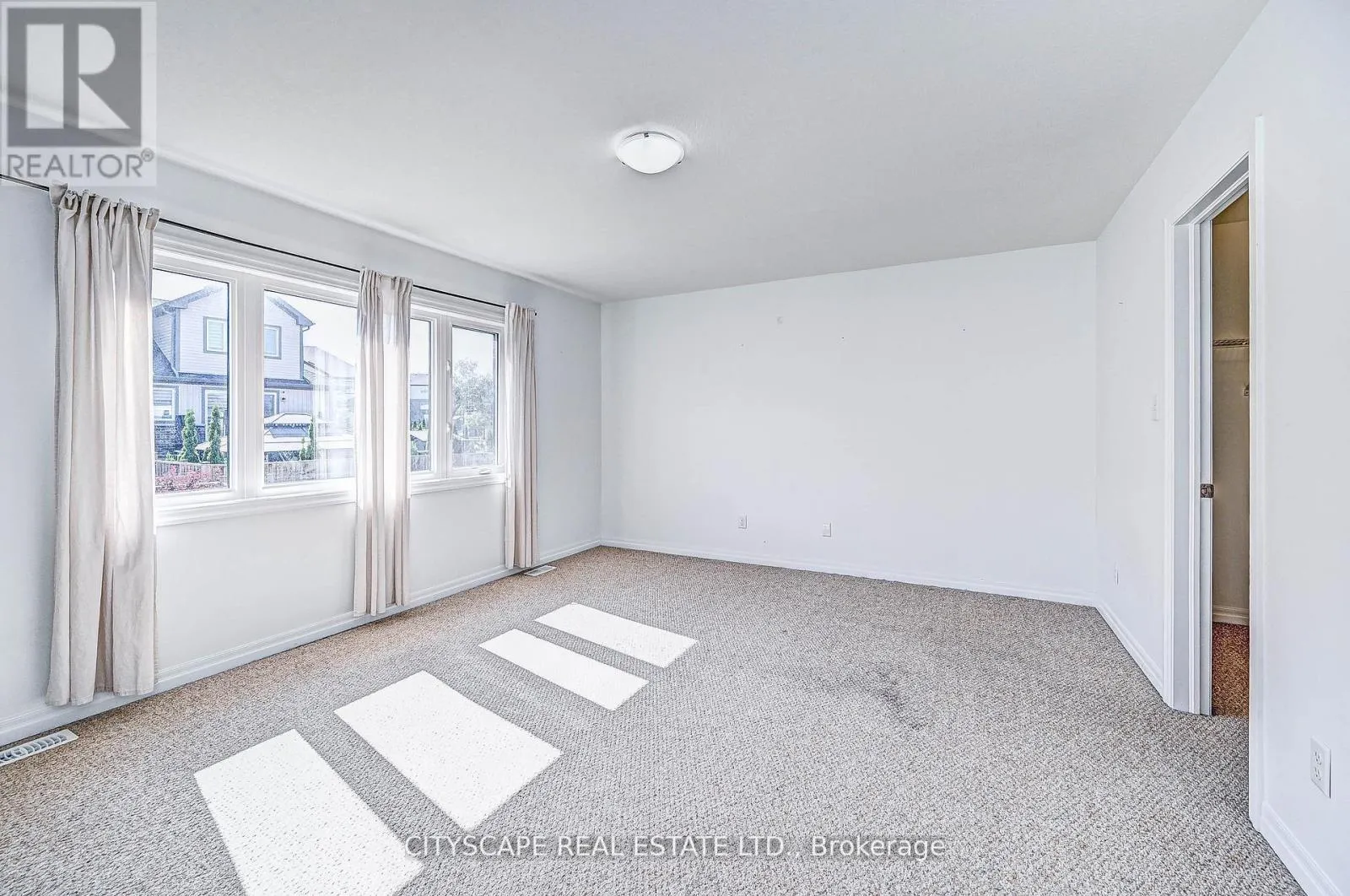 6 CASTLEBAY STREET