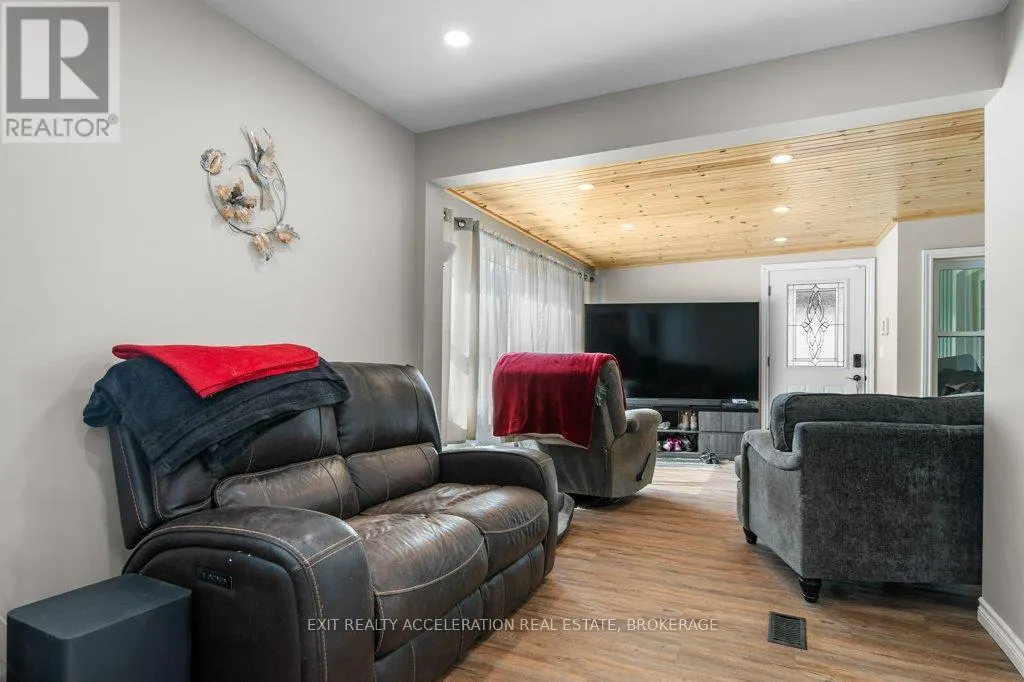 8738 COUNTY ROAD 2 W