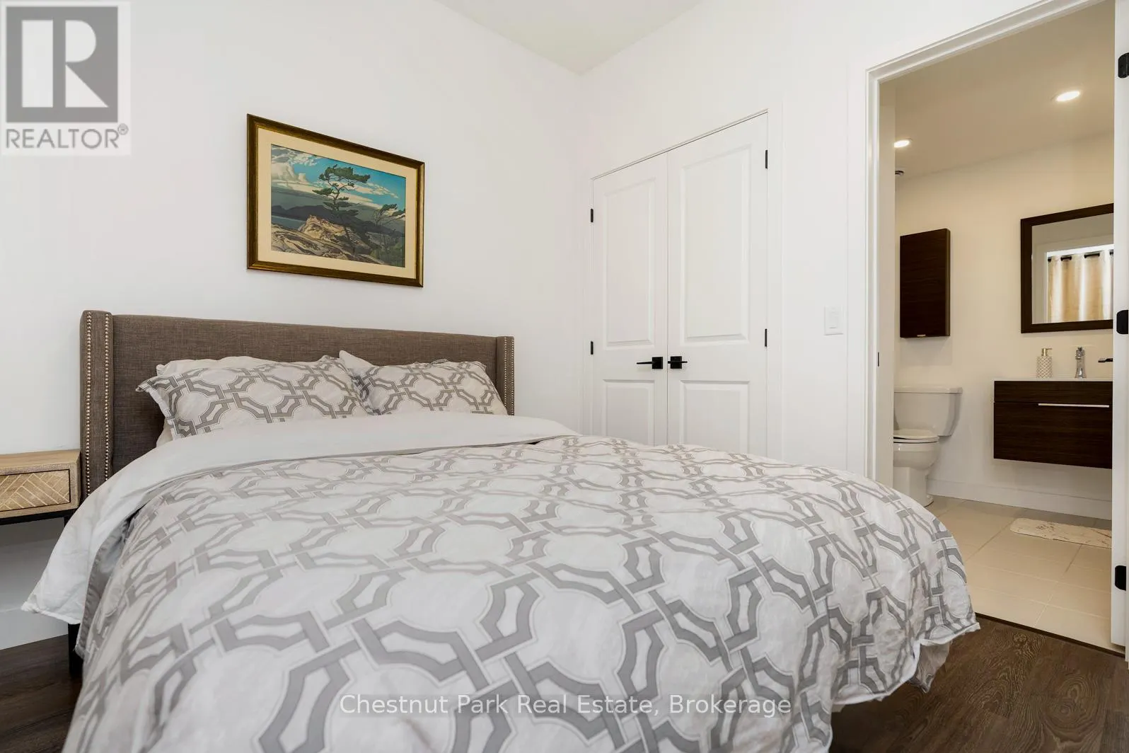 202 - 18 BECKWITH LANE, #202