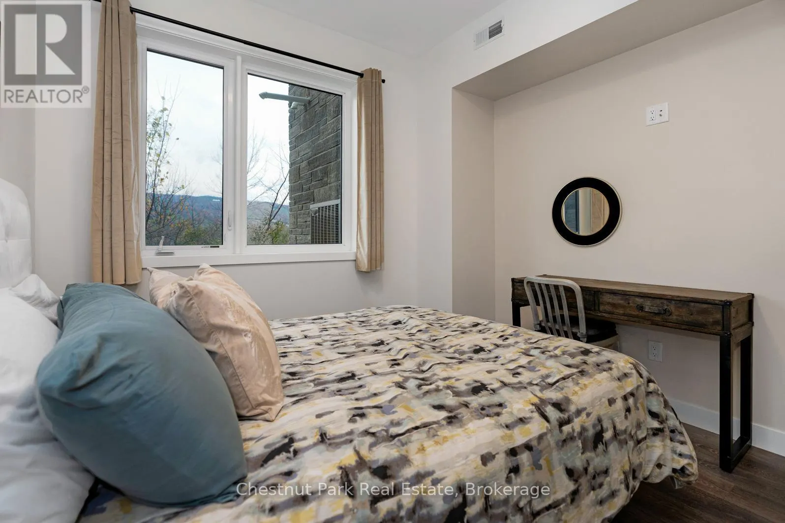 202 - 18 BECKWITH LANE, #202