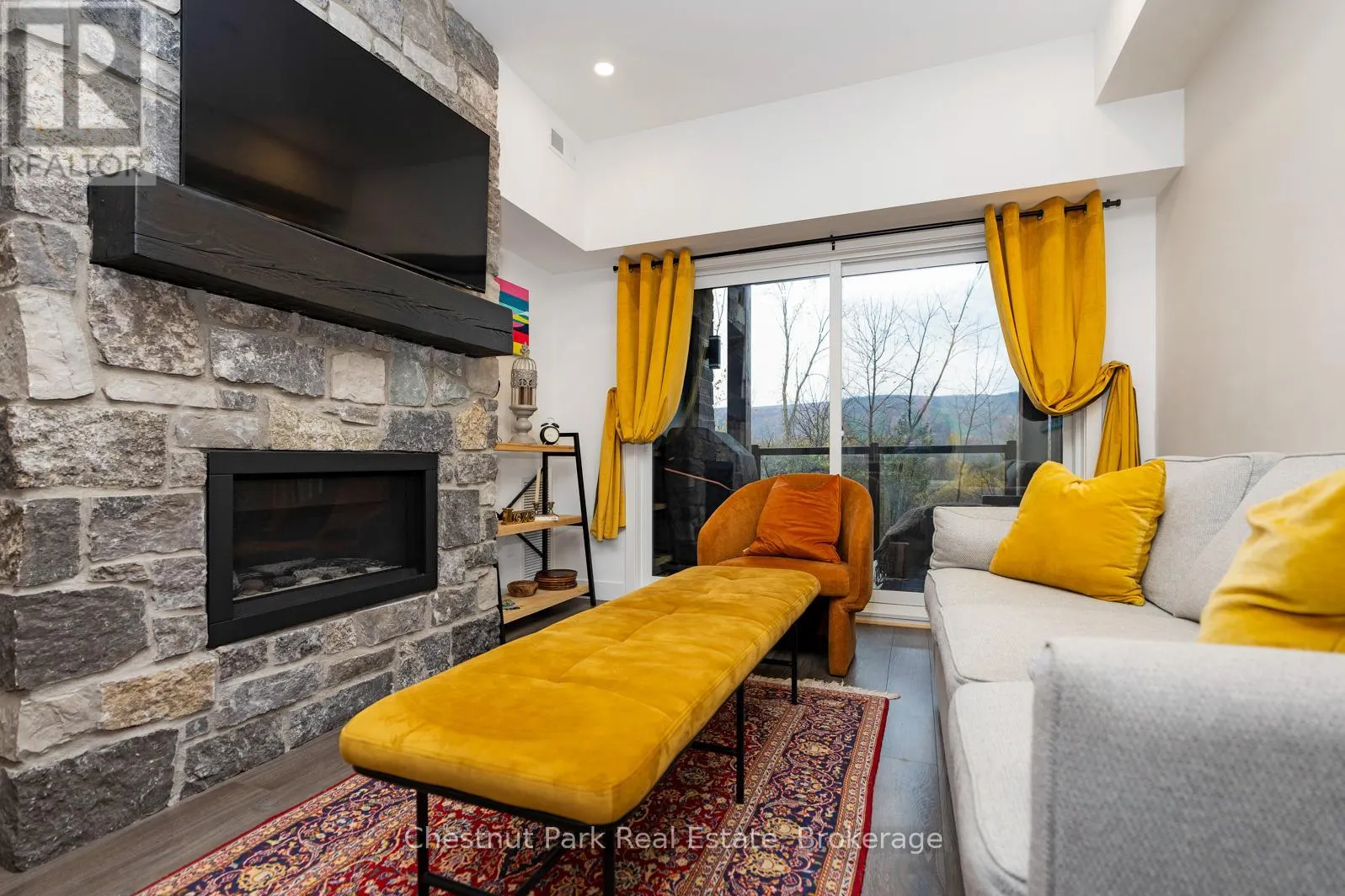 202 - 18 BECKWITH LANE, #202