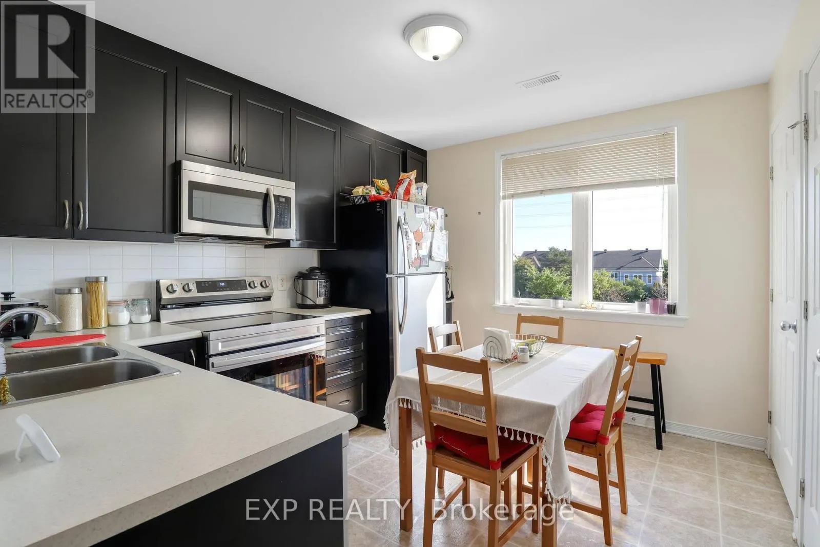 2559 LONGFIELDS DRIVE