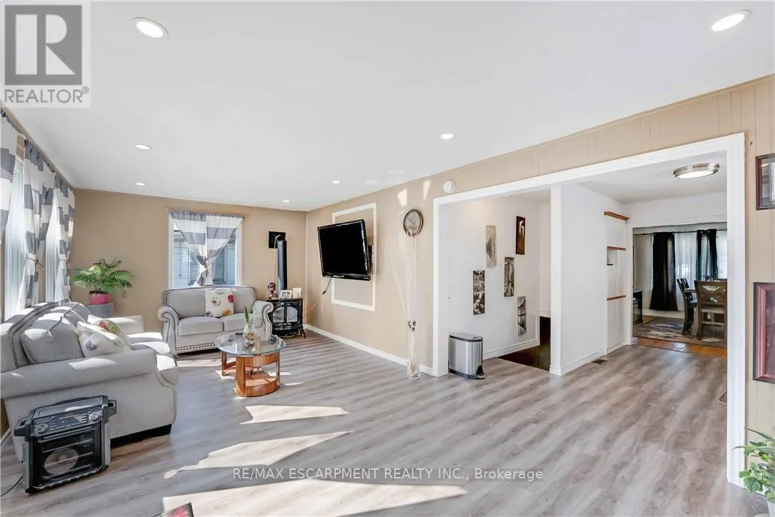 111 EAST 25TH STREET