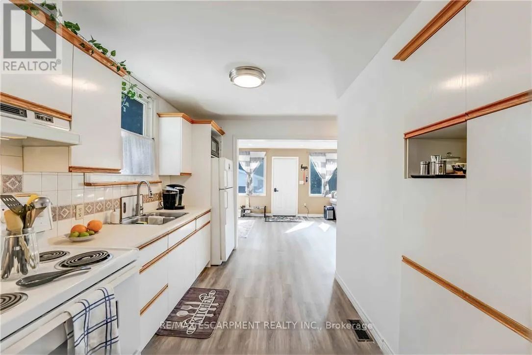 111 EAST 25TH STREET