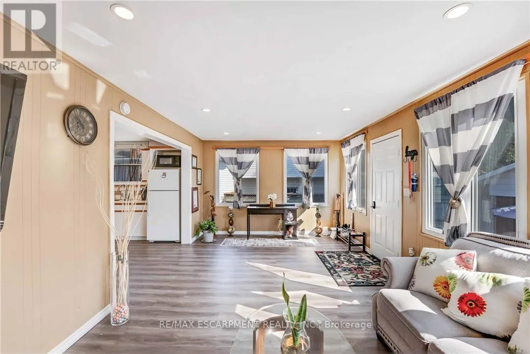 111 EAST 25TH STREET