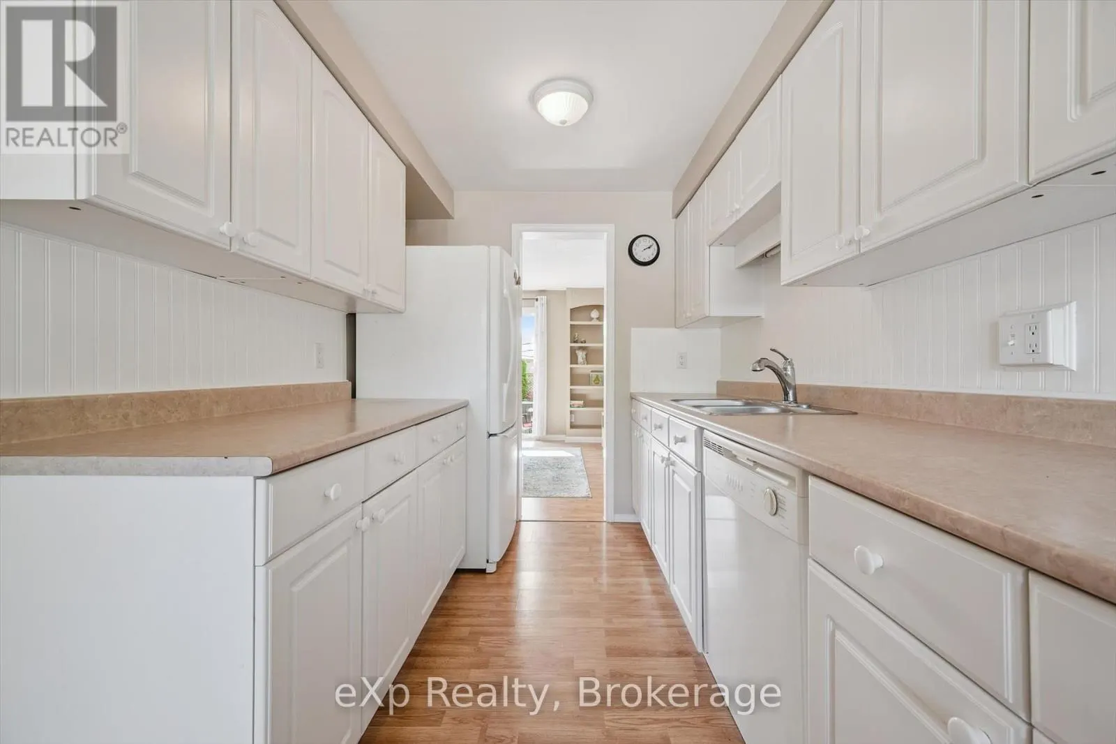 44 - 40 SILVERCREEK PARKWAY N, #44