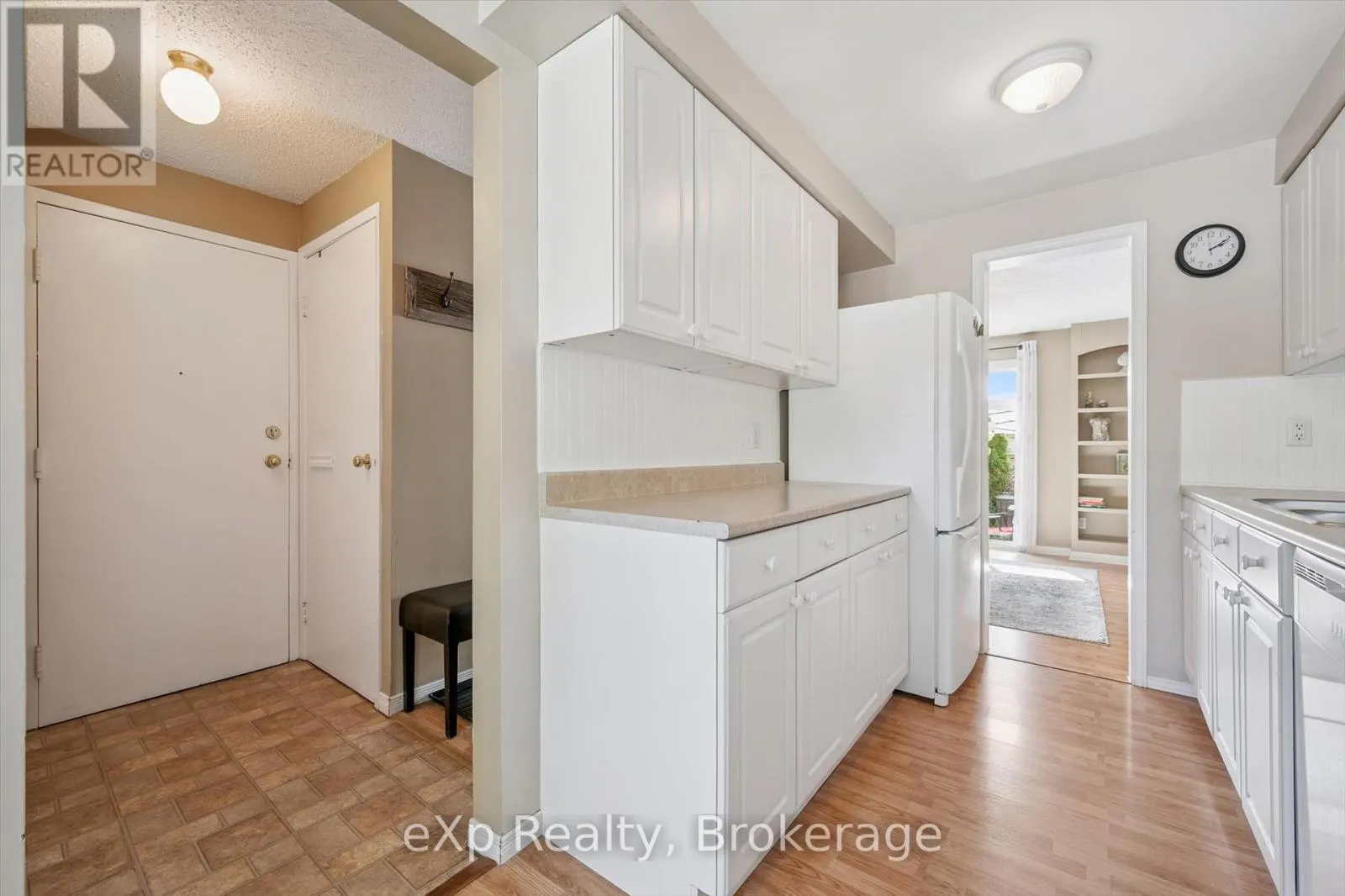 44 - 40 SILVERCREEK PARKWAY N, #44