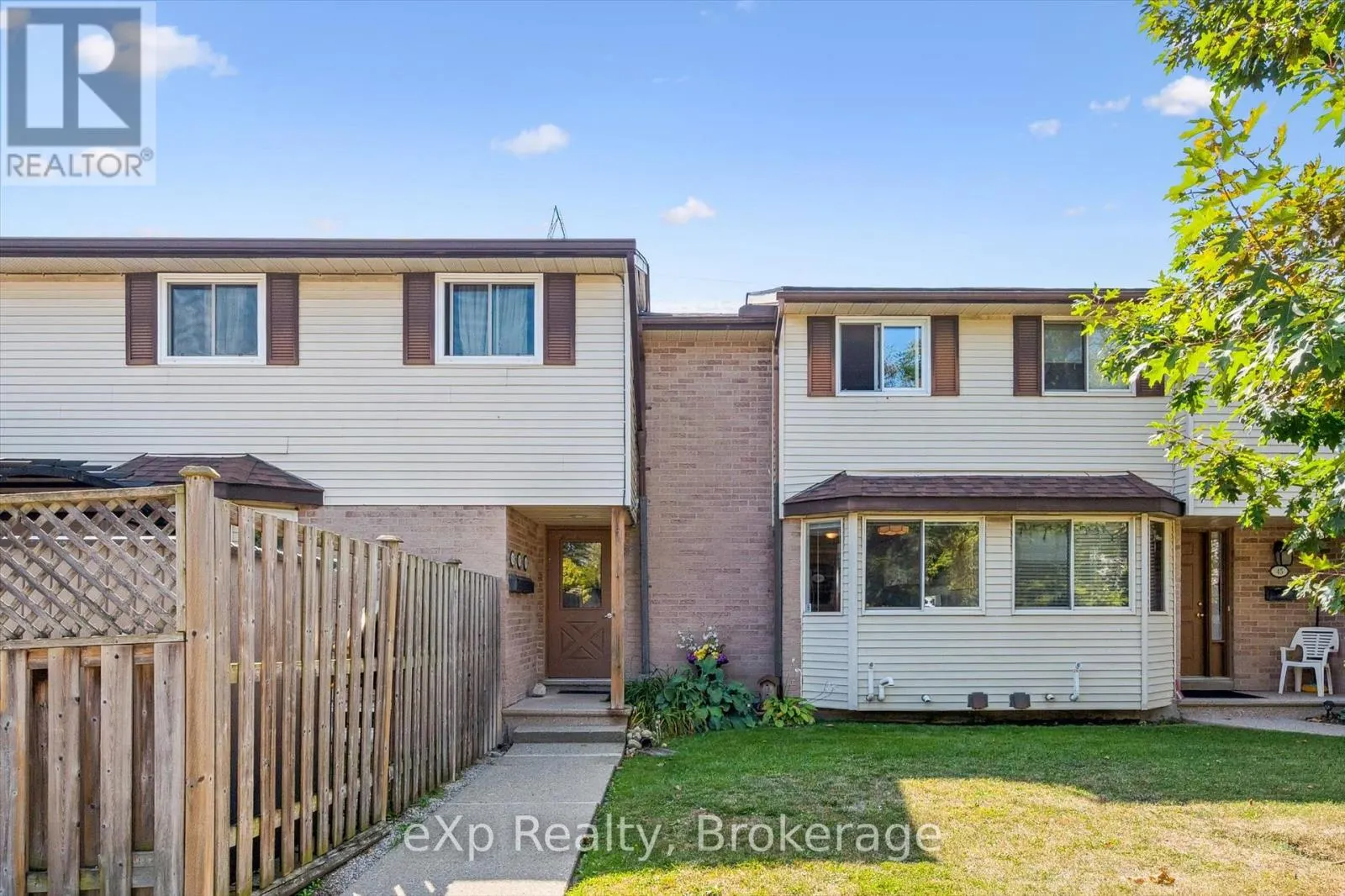 44 - 40 SILVERCREEK PARKWAY N, #44