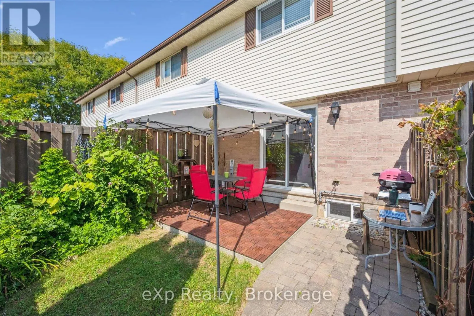 44 - 40 SILVERCREEK PARKWAY N, #44