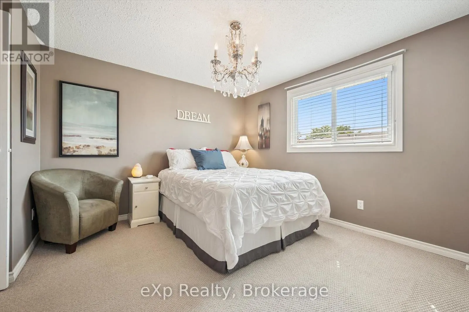 44 - 40 SILVERCREEK PARKWAY N, #44