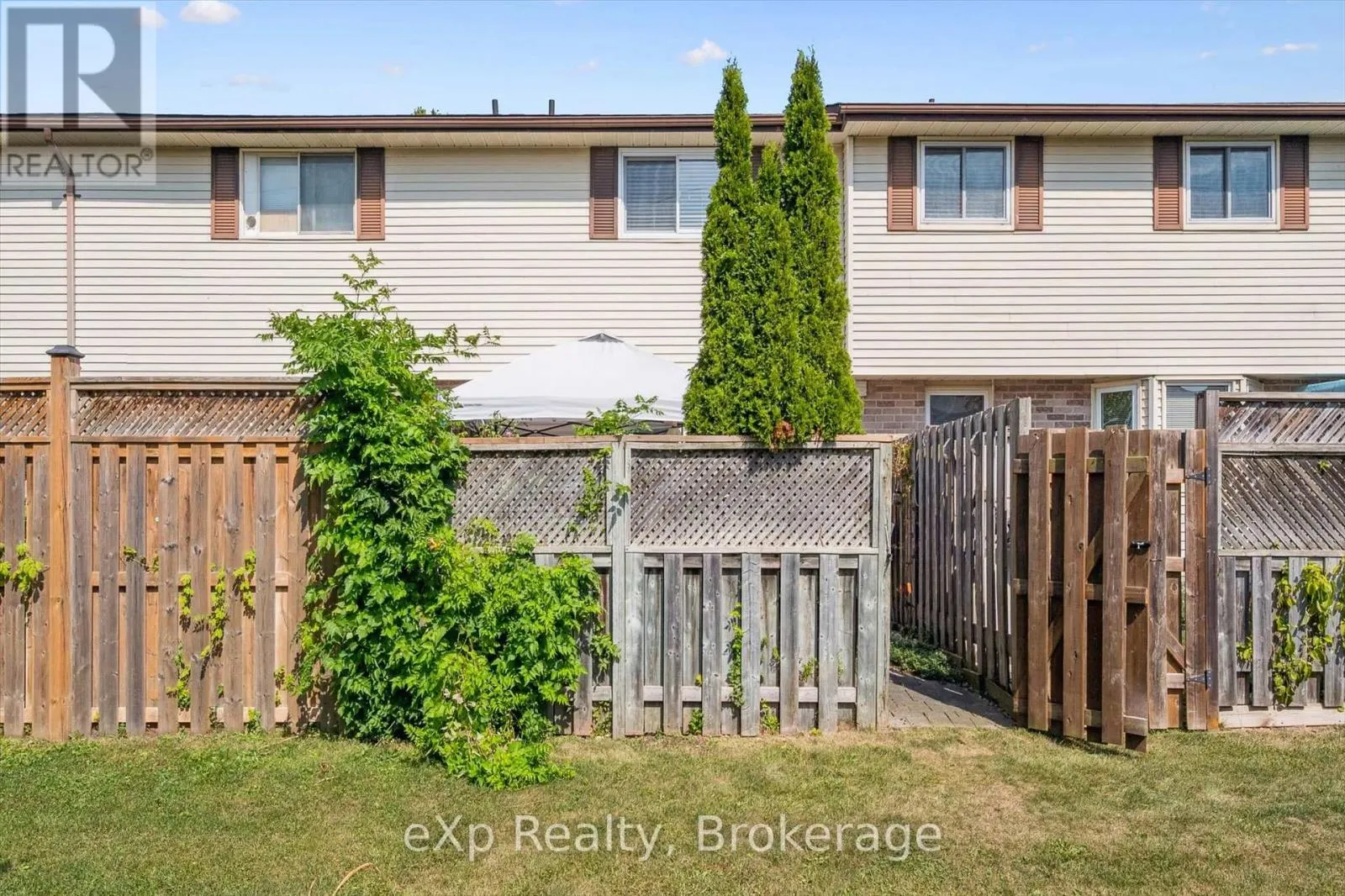 44 - 40 SILVERCREEK PARKWAY N, #44