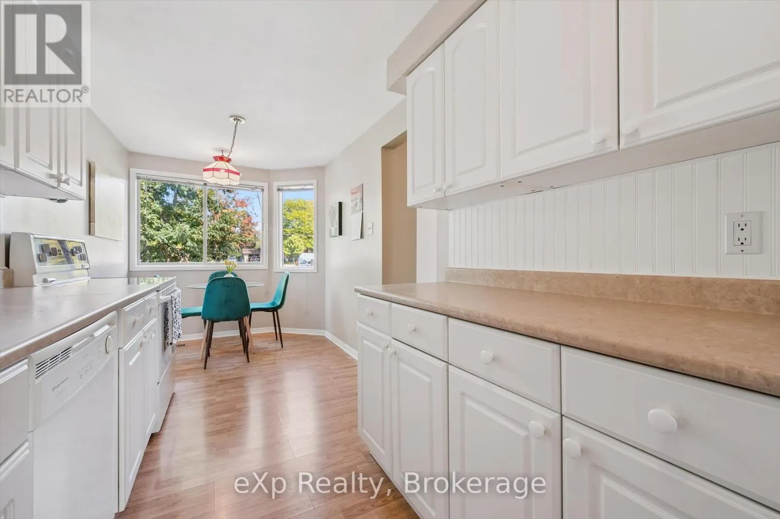 44 - 40 SILVERCREEK PARKWAY N, #44