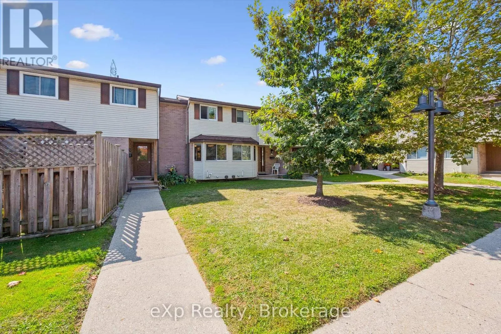 44 - 40 SILVERCREEK PARKWAY N, #44
