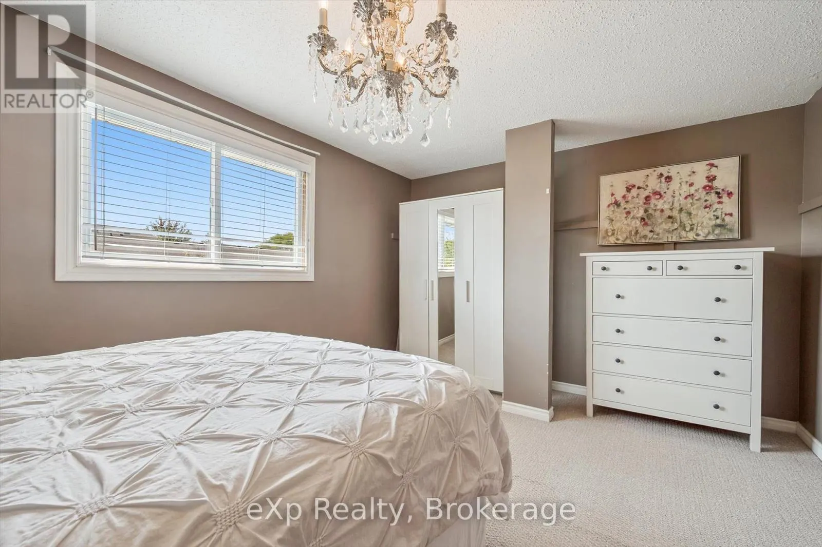 44 - 40 SILVERCREEK PARKWAY N, #44