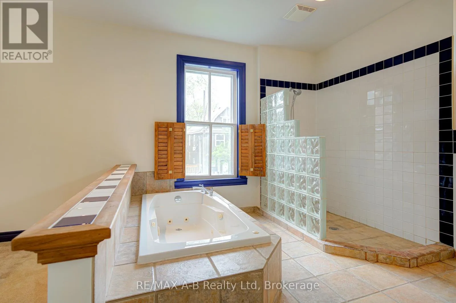 258 DOURO STREET