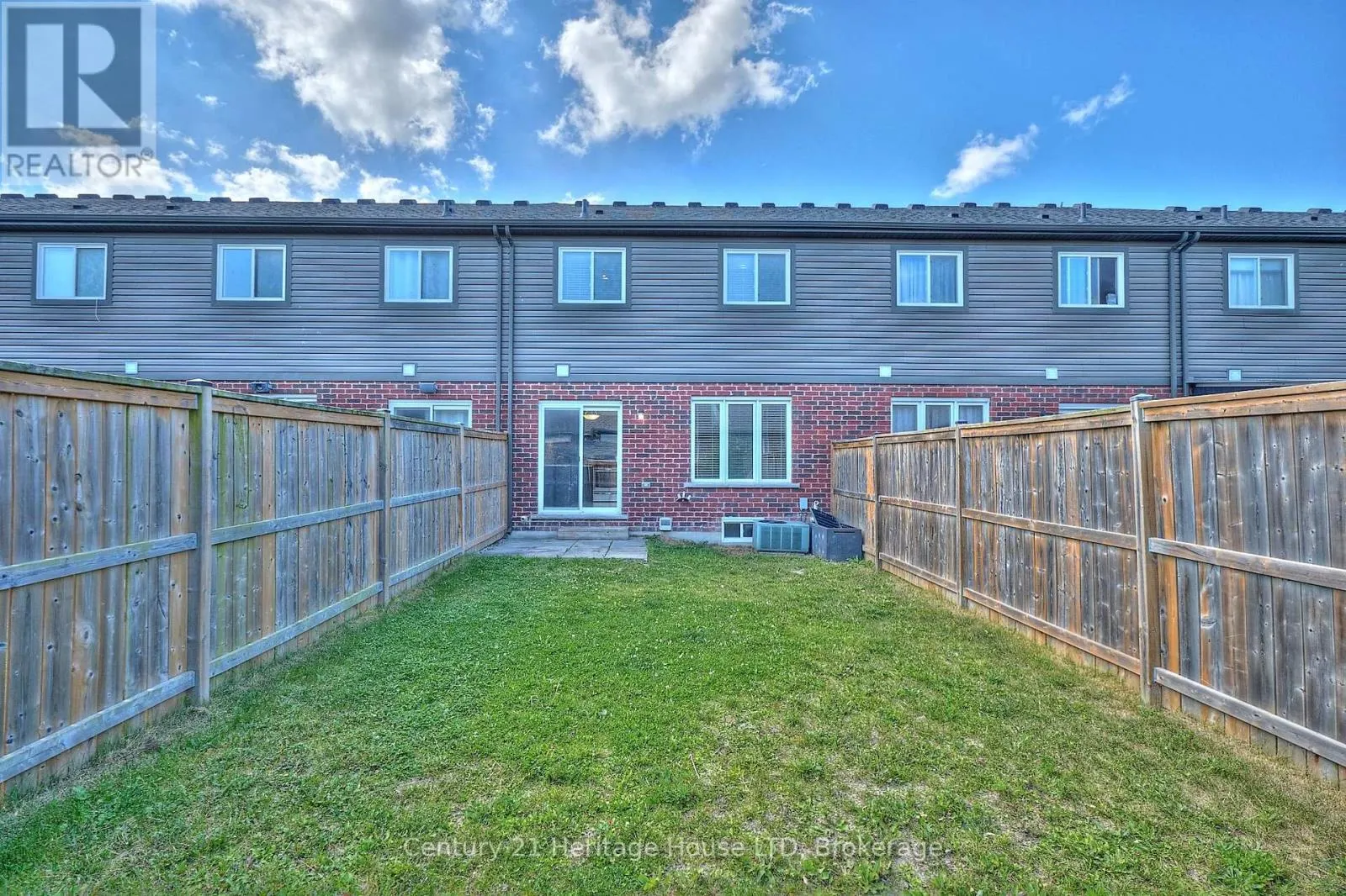289 SILVERWOOD AVENUE
