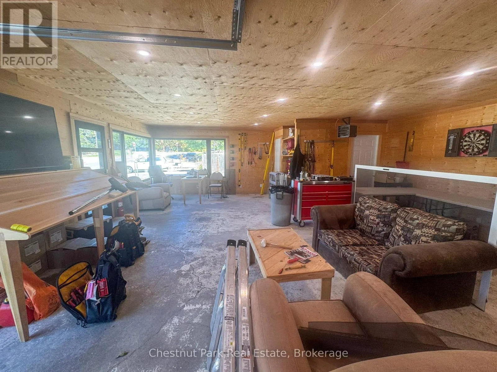 1005 MAPLE AVENUE