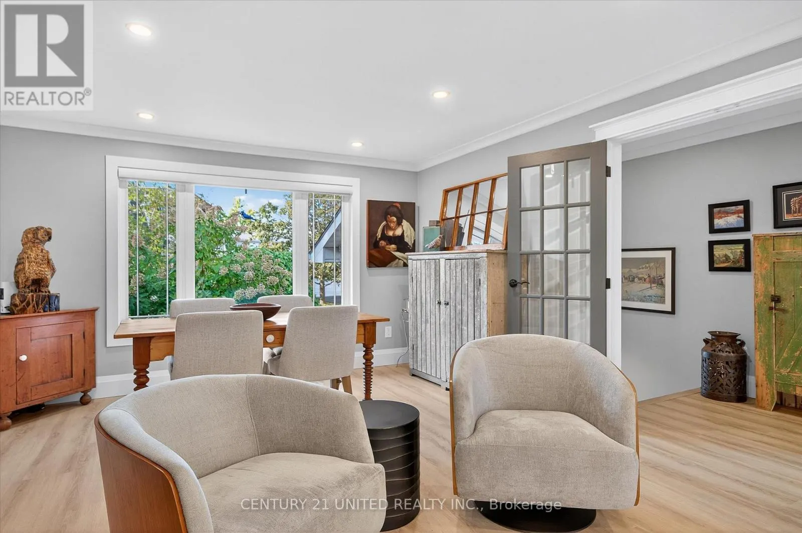114 OAKWOOD CRESCENT