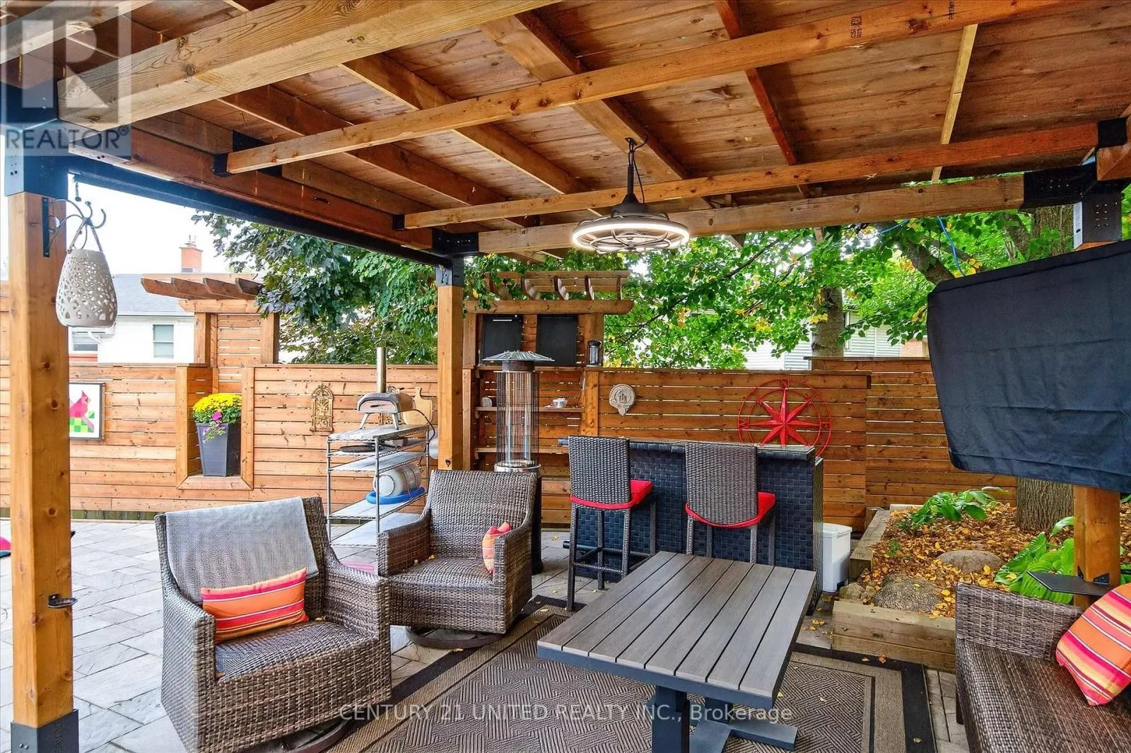 114 OAKWOOD CRESCENT