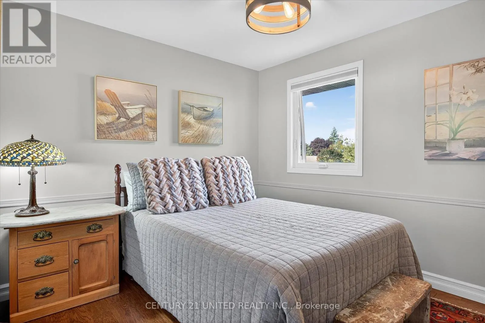 114 OAKWOOD CRESCENT