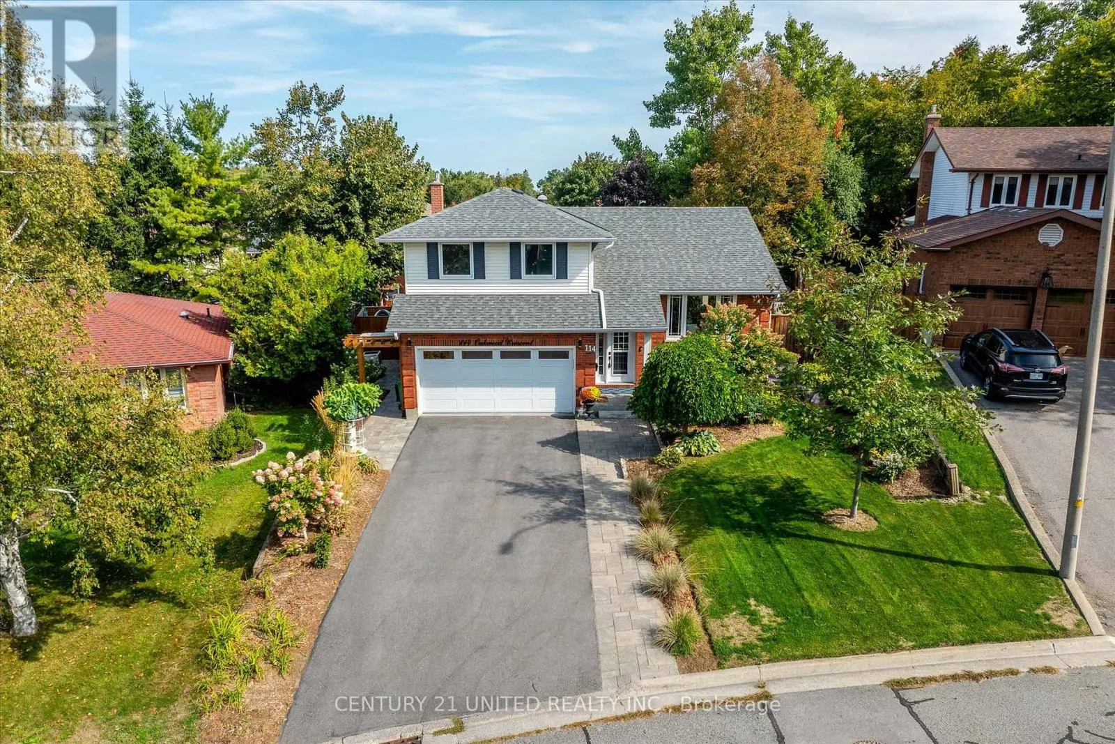 114 OAKWOOD CRESCENT
