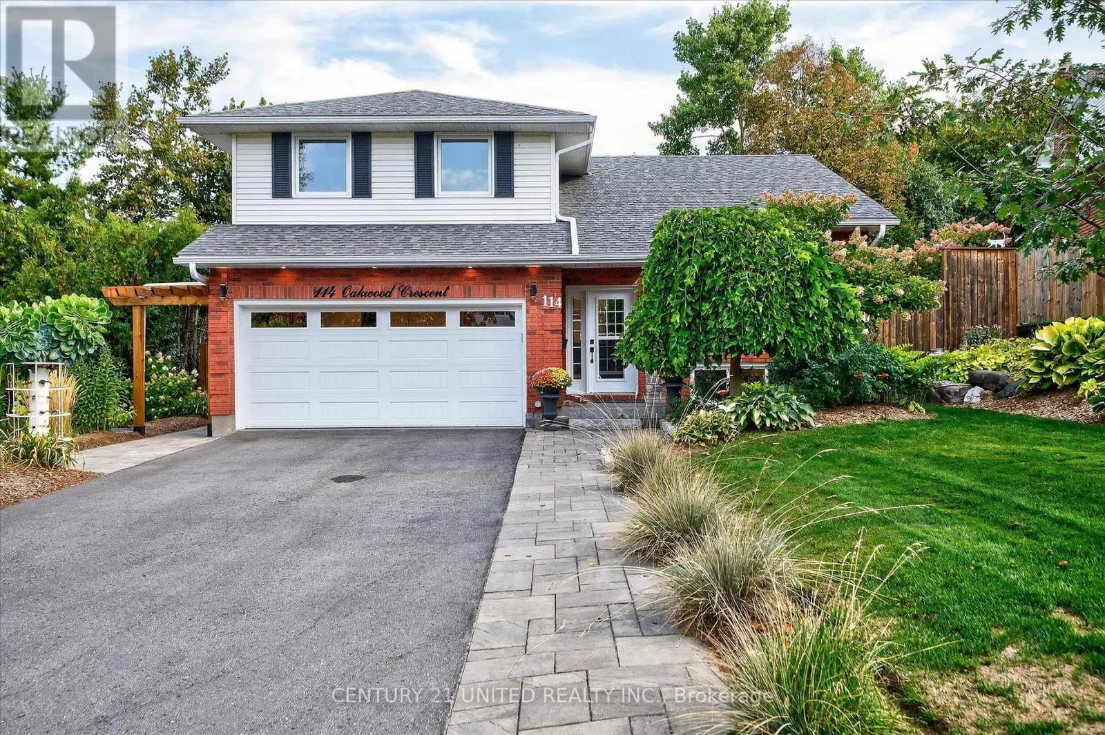 114 OAKWOOD CRESCENT